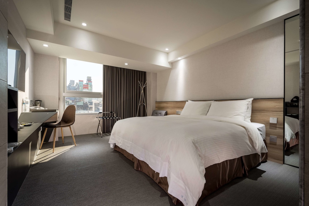 Park View Double Room (Facing the Spring Square View) photo 3