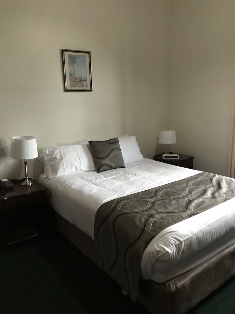 Campdale Suite photo 2