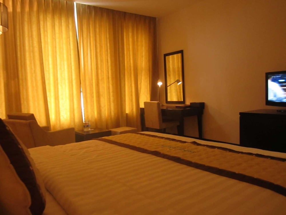 Superior Twin Room, City View photo 3
