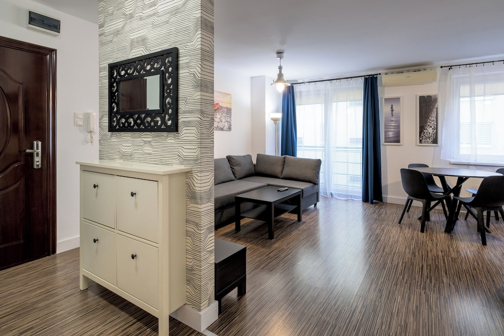 Apartment, Balcony