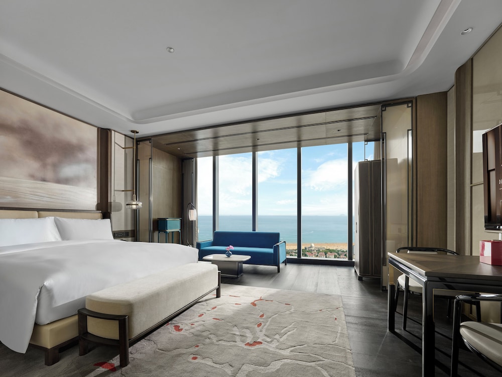 Reserve Deluxe Ocean View King photo 1