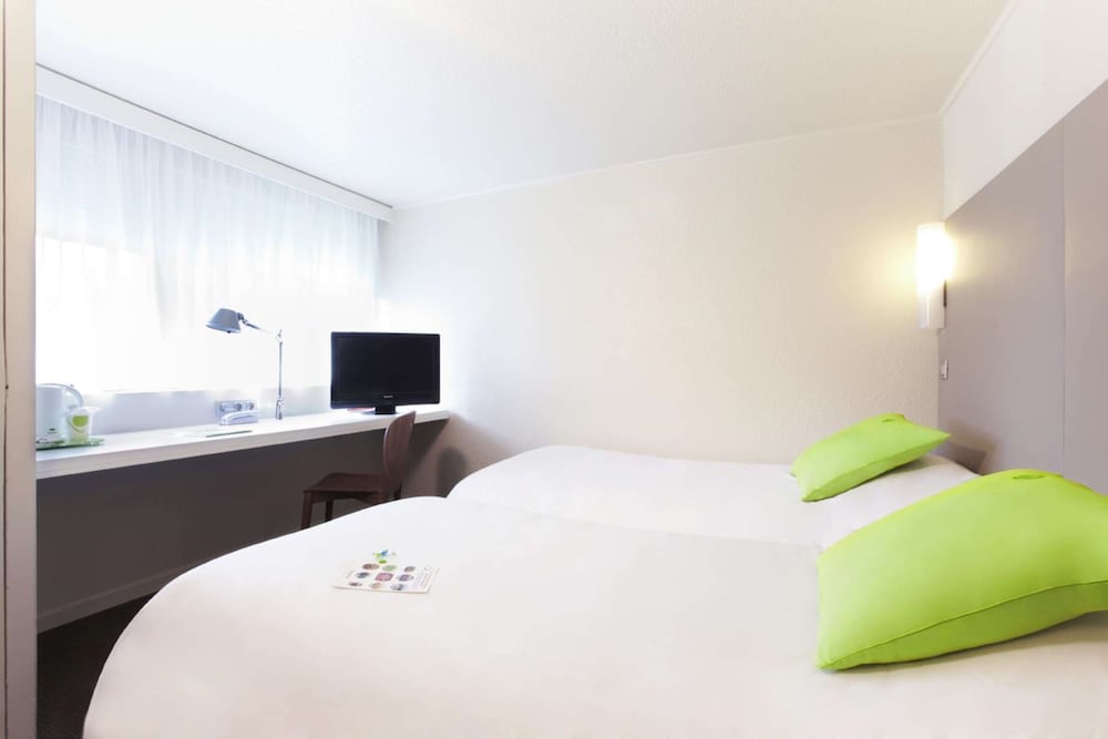 Standard Room, 1 Double Bed - Photo 8