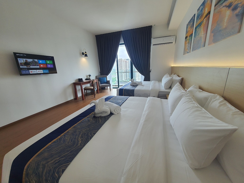 Premier Quadruple Room - Photo 2