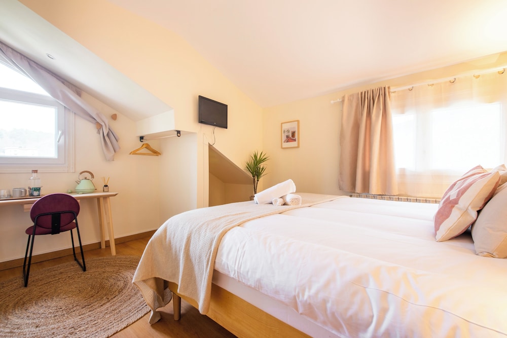 Standard Double Room, Garden View