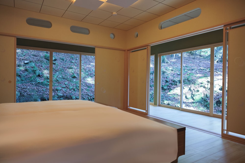 Wakaba room Dinner and breakfast included (special kaiseki) can't serve dinner after 7 P.M. photo 2