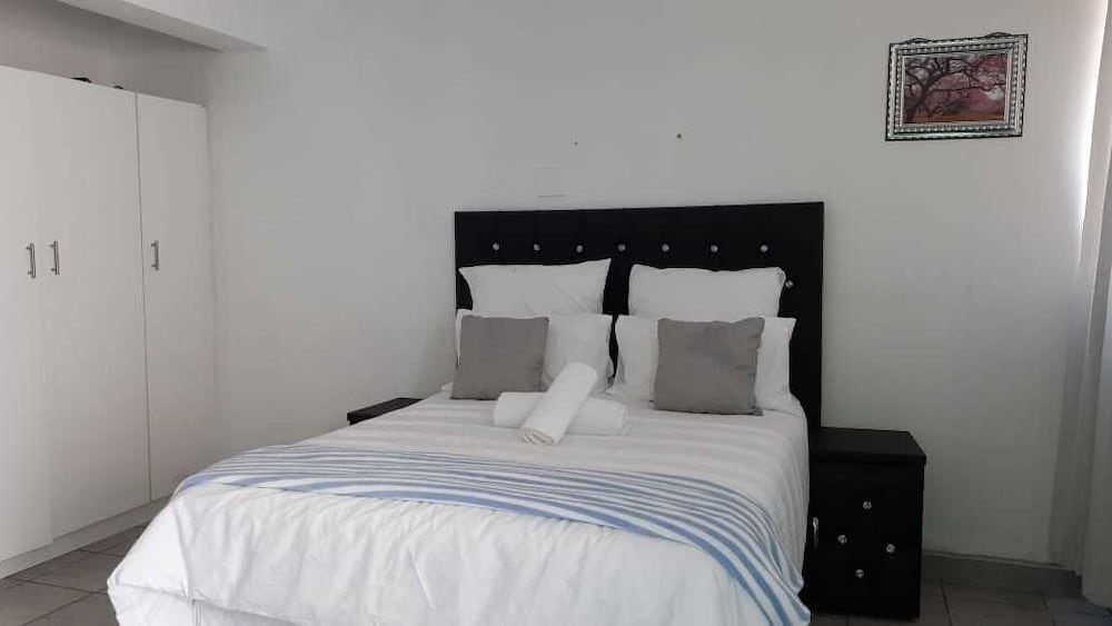 Deluxe Room, 1 Double Bed, Beach View