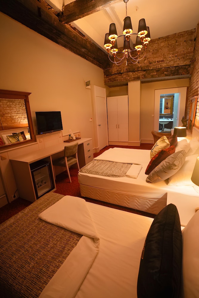 Junior Triple Room, Multiple Beds, Non Smoking photo 1