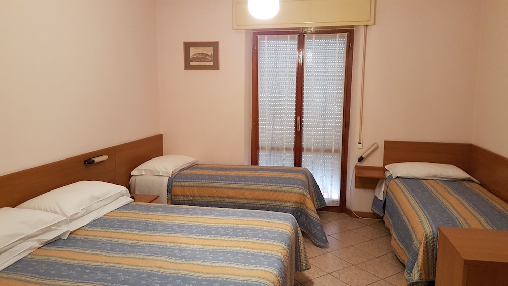Classic Quadruple Room