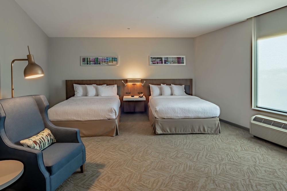 Room, 2 Queen Beds, Accessible, Bathtub (Hear Access Tub) photo 1
