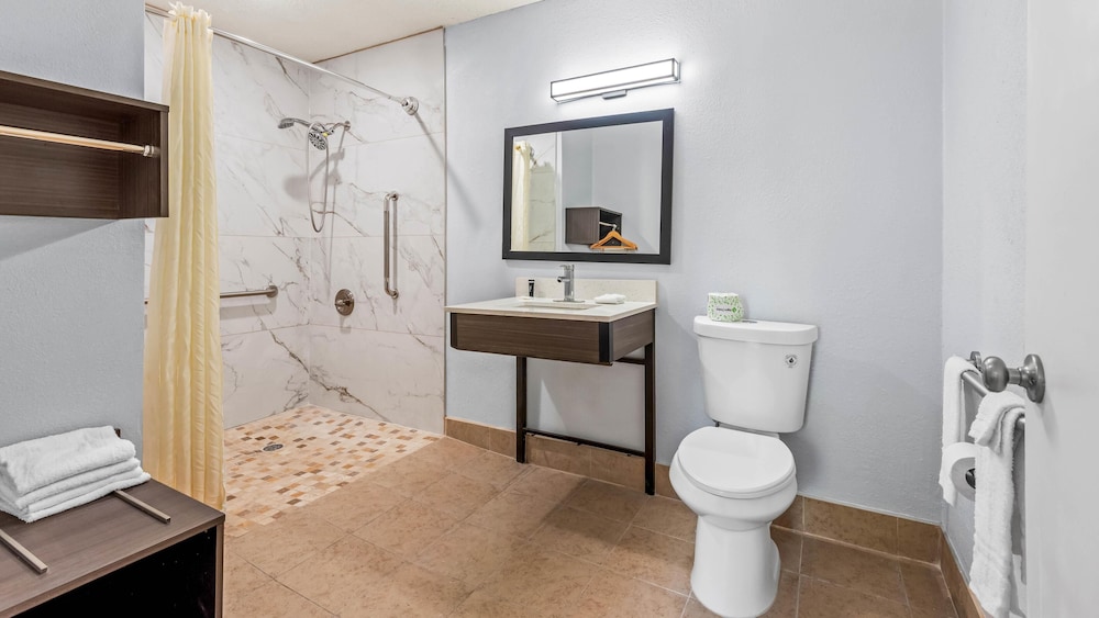 Deluxe Room, 2 Double Beds, Non Smoking, Refrigerator & Microwave photo 3