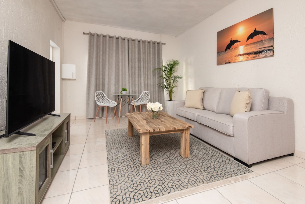 Dolphin Suite photo 1