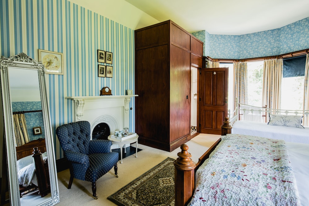 Suite, Ensuite photo 2