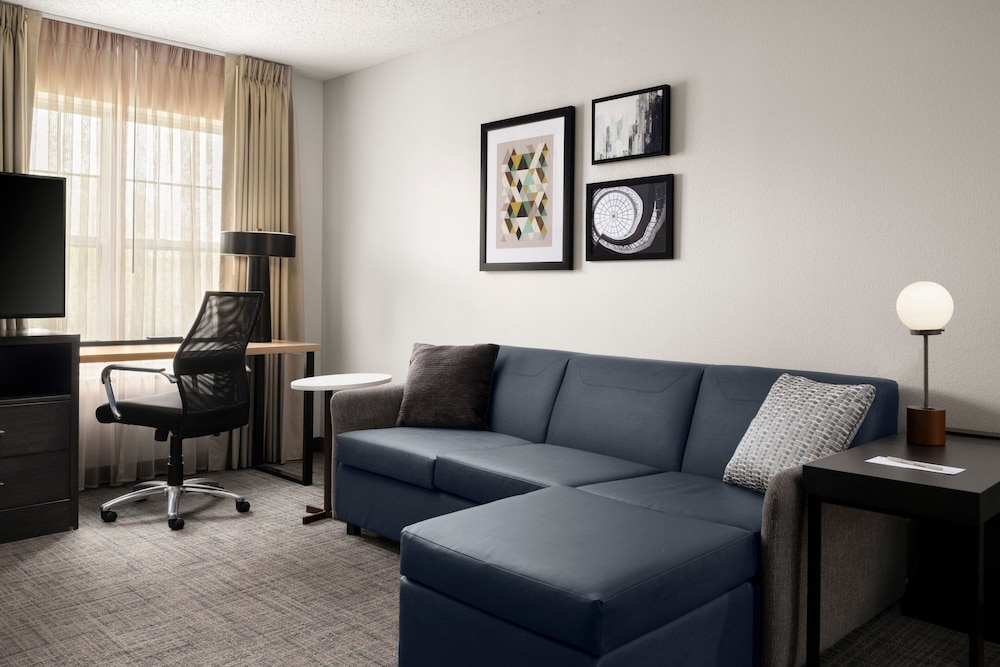 Suite, 1 Bedroom - Photo 2