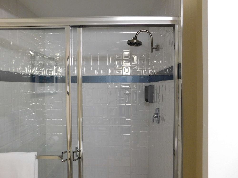Standard Room, Multiple Beds, Non Smoking, Refrigerator & Microwave