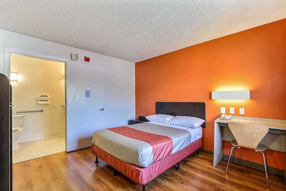 Motel 6-Pleasanton, CA