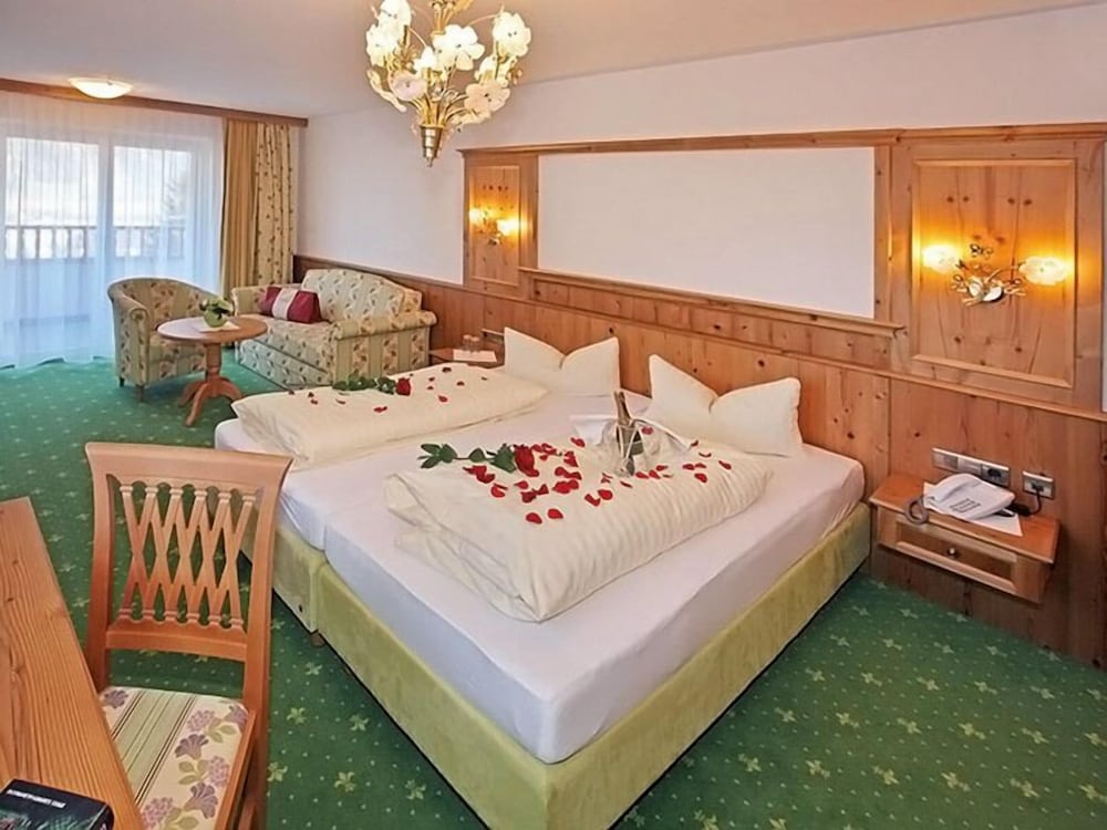 Panoramic Room, Balcony, Mountain View photo 1