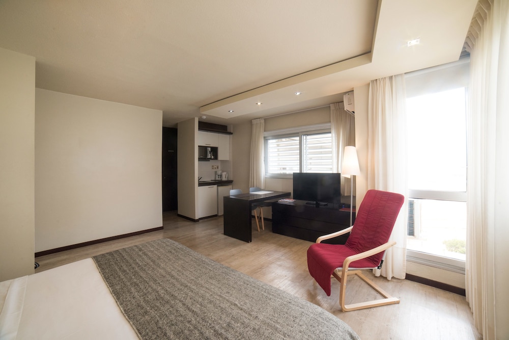 Superior Double Room, Balcony, Sea Facing photo 2