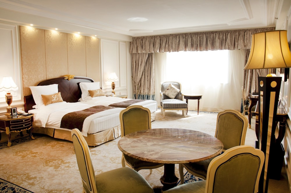 Grand Room photo 1