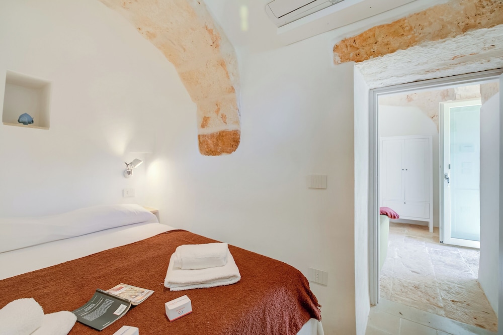 Family Villa, Multiple Bedrooms, Mountainside (Dimora Tra Gli Ulivi With Private)