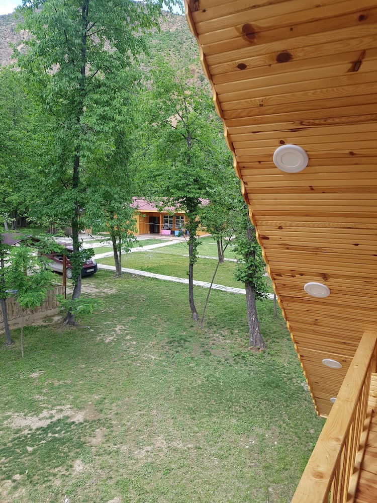 Grand Chalet, 1 Bedroom, Balcony, Garden View photo 2