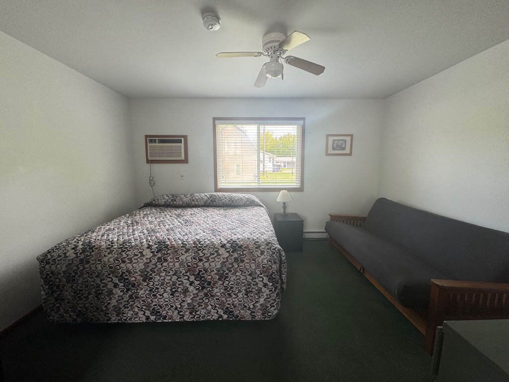 Suite, 1 King Bed photo 1