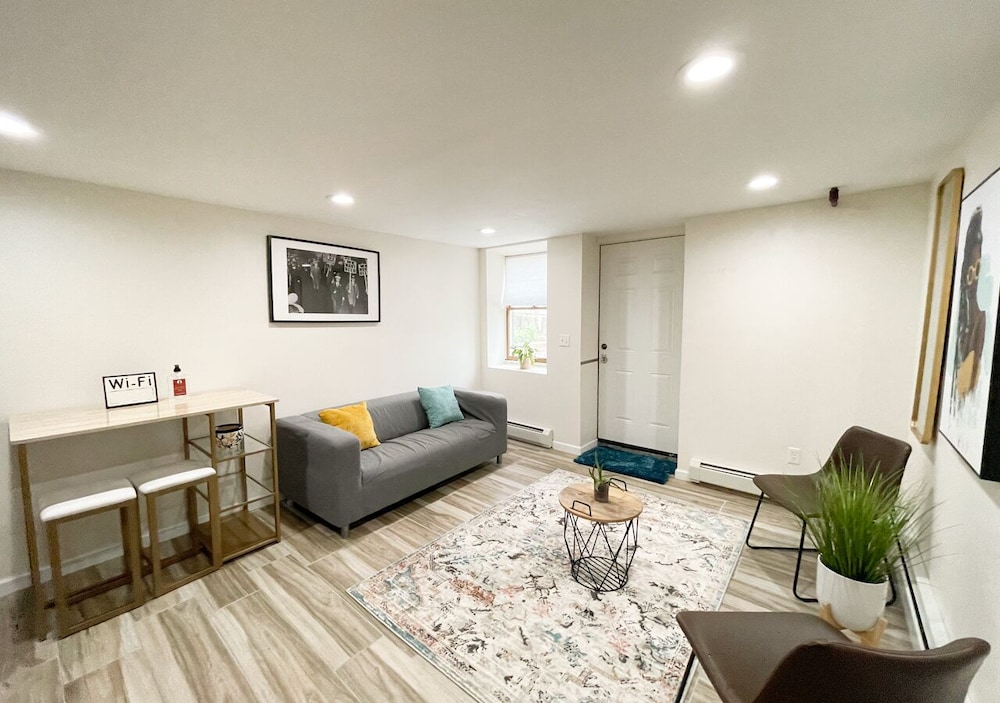 Basic Apartment photo 3