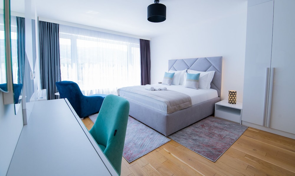 Luxury Apartment, 1 King Bed with Sofa bed