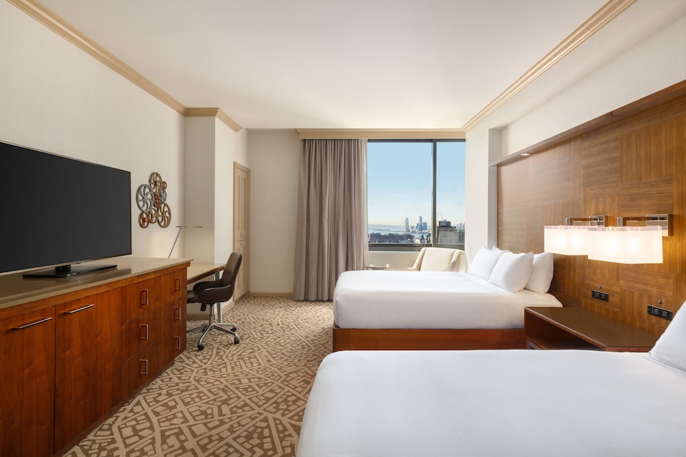 Premier Room, 2 Queen Beds, Accessible, Bay View (Mobility & Hearing, Roll-in Shower)