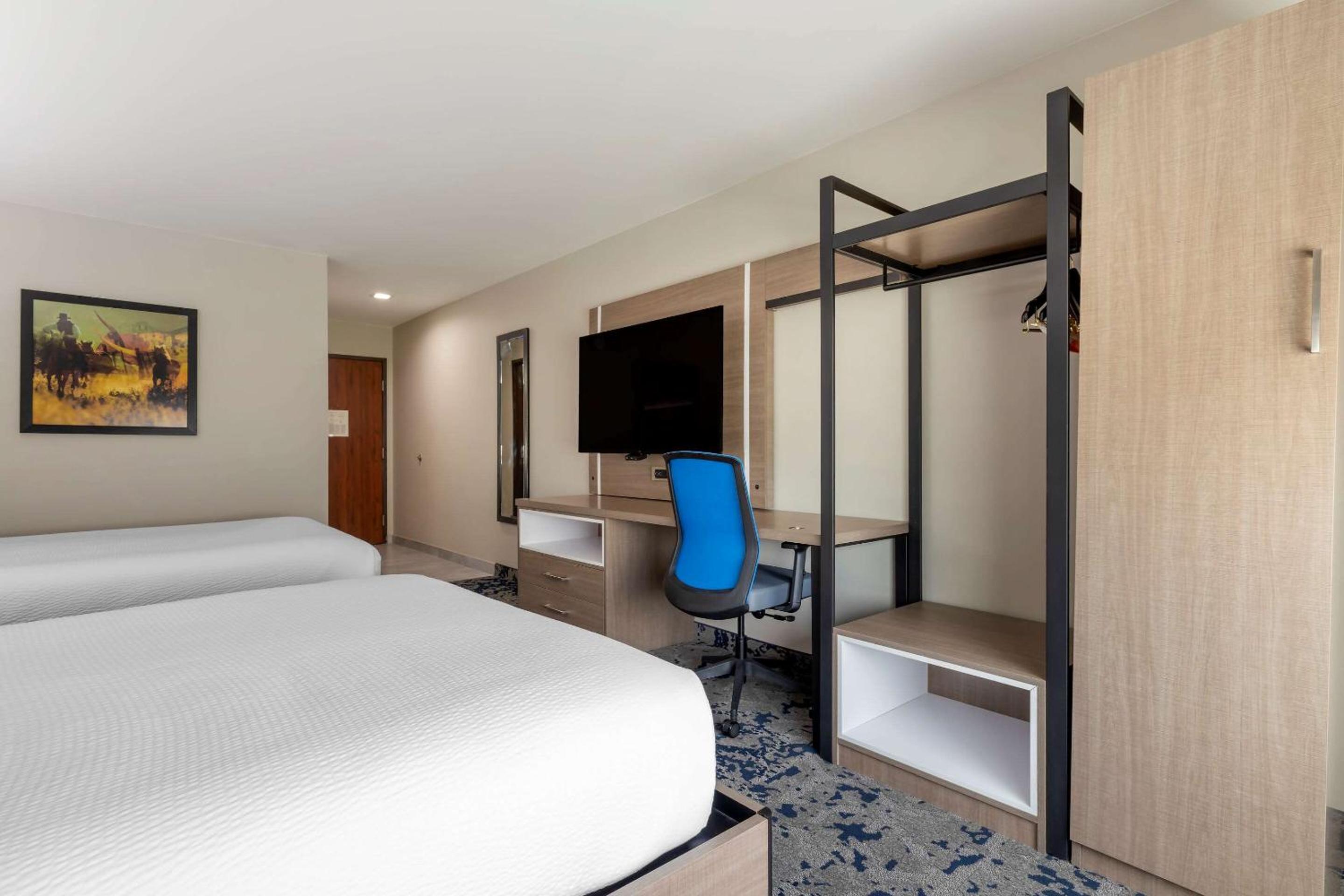 King Suite - Photo 2