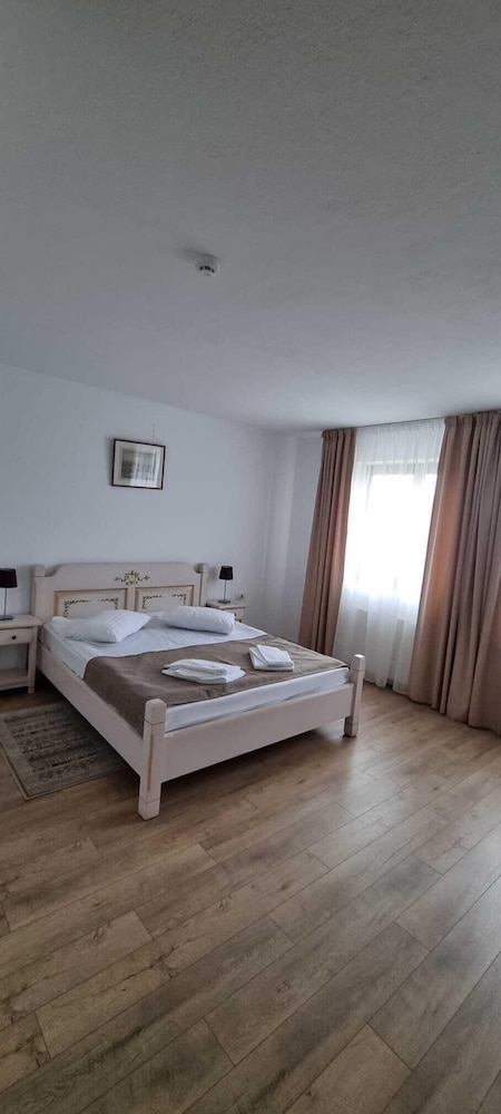 Standard Double Room - Photo 4