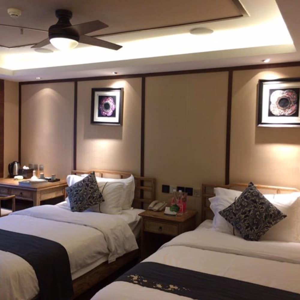 Classic Twin Room