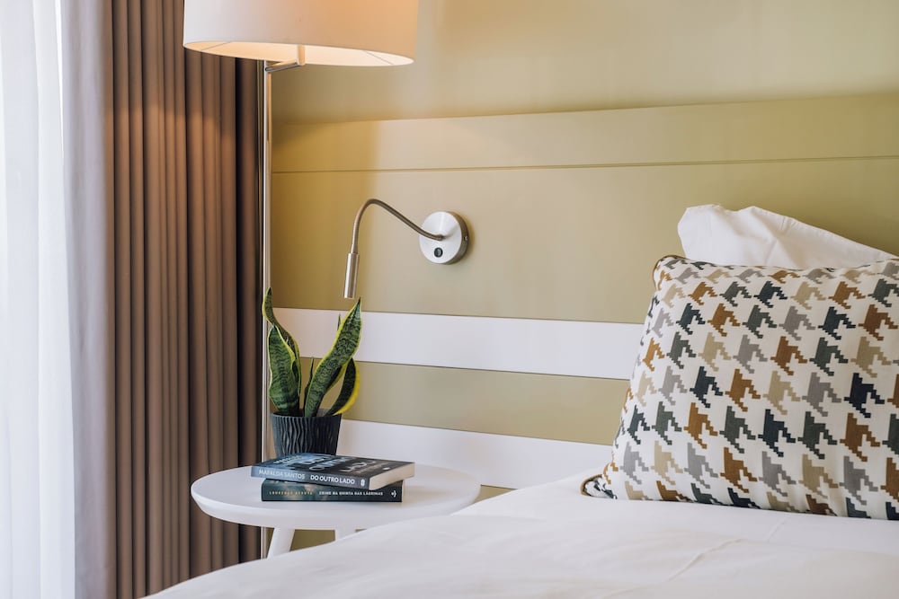 Deluxe Double or Twin Room, Balcony photo 3