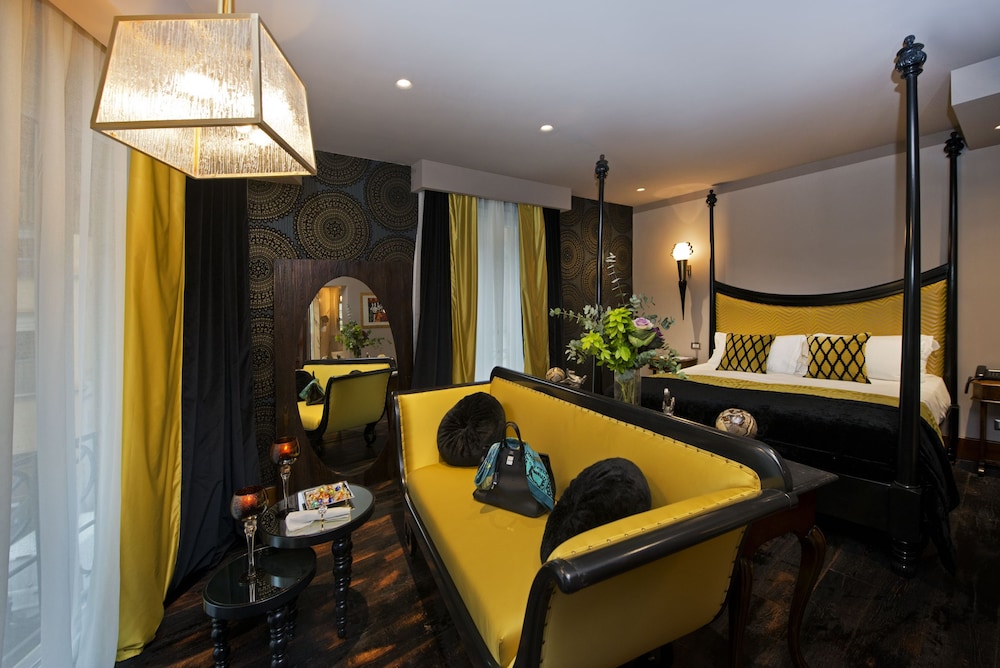 Suite, City View