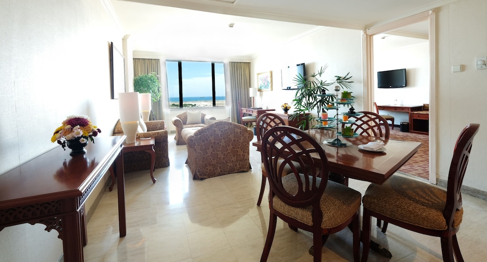Club Suite - Photo 10