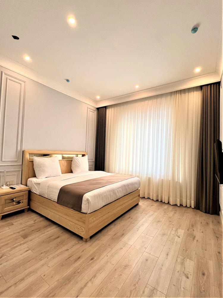 Family Suite, City View