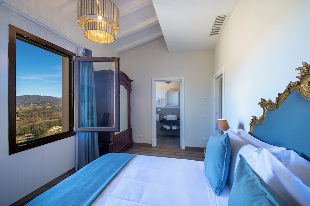 Villa photo 1