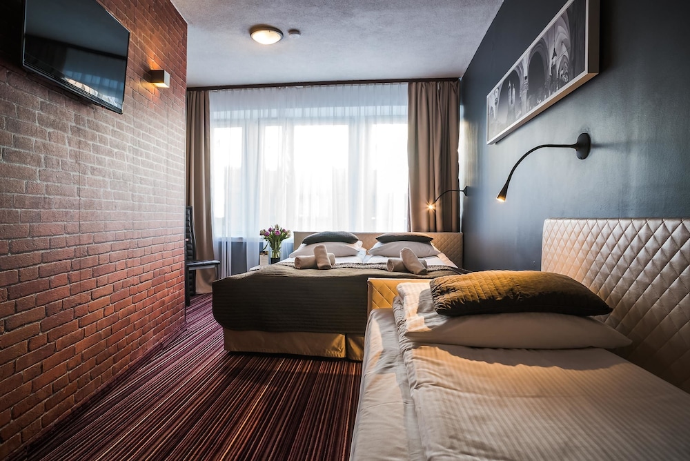 Triple Room - Photo 13