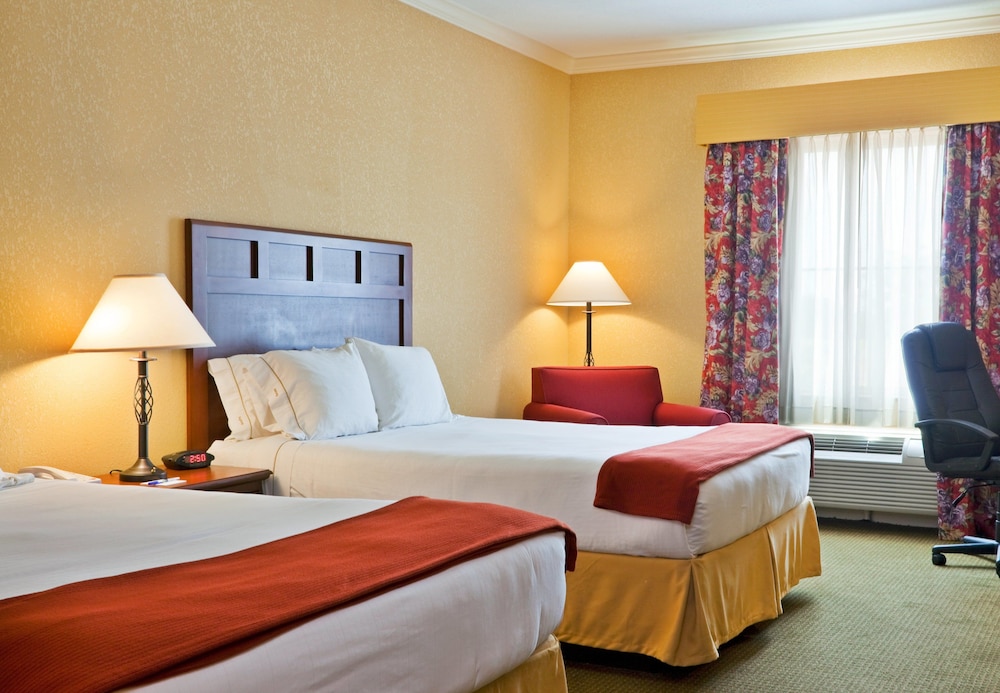 Executive Room, 2 Queen Beds - Photo 1