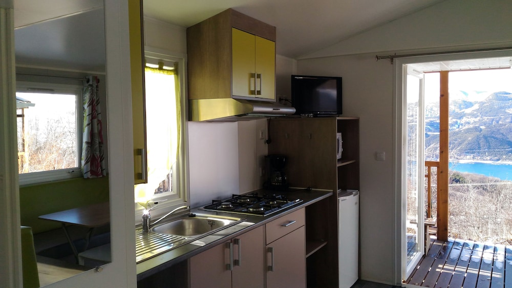 Classic Mobile Home photo 3