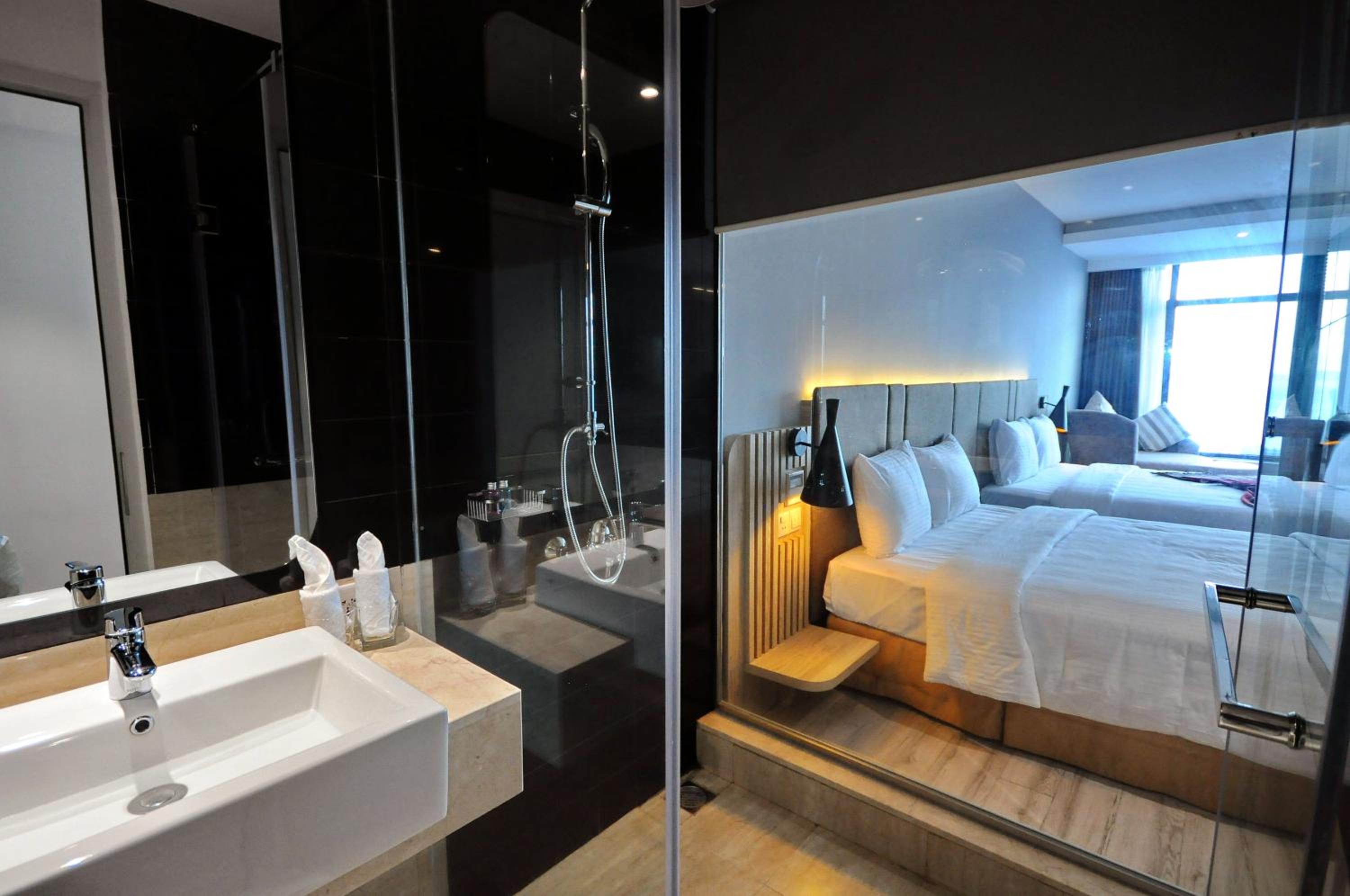 King Room with Two King Beds - Photo 17