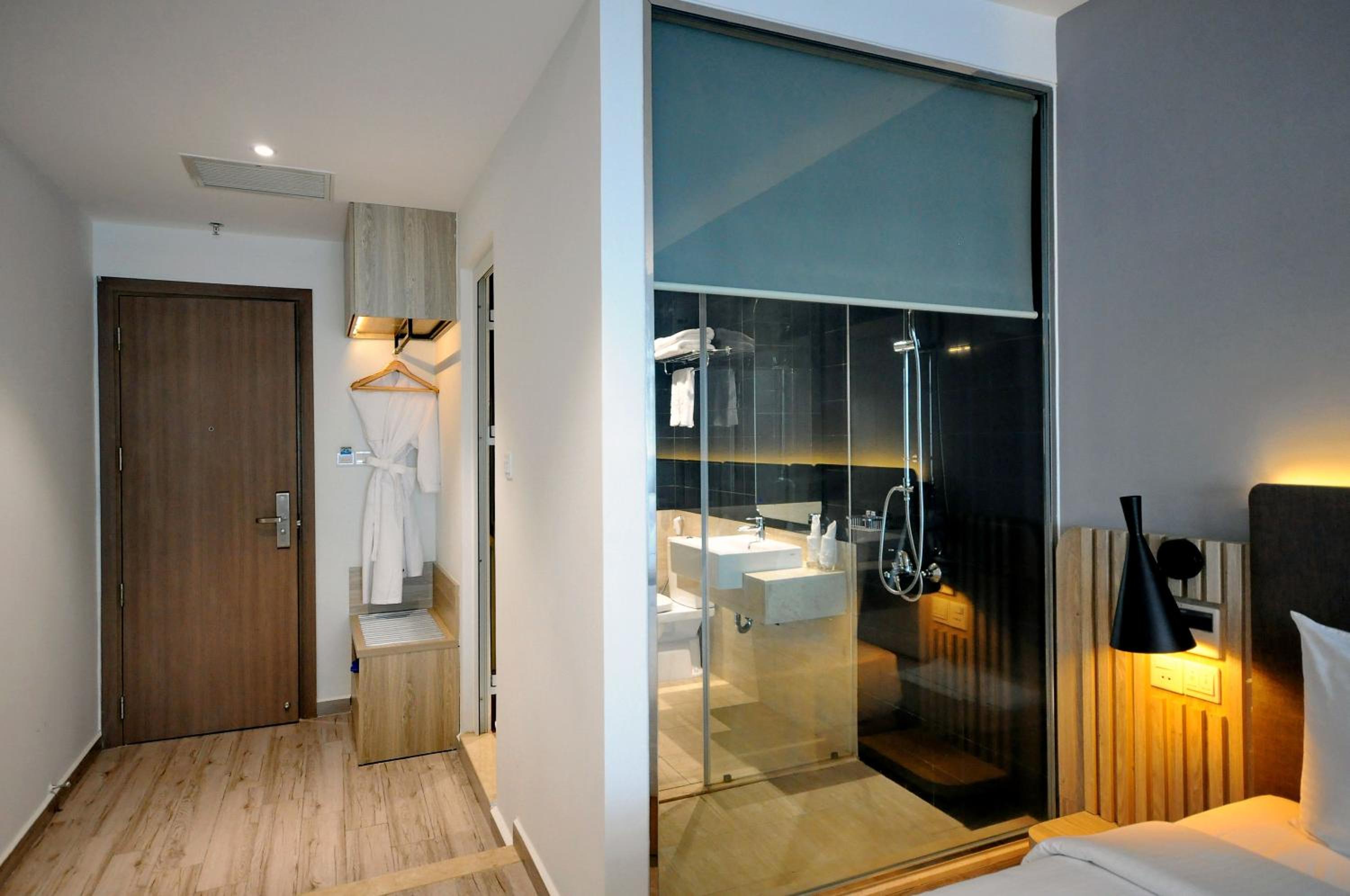 King Room with Two King Beds - Photo 8