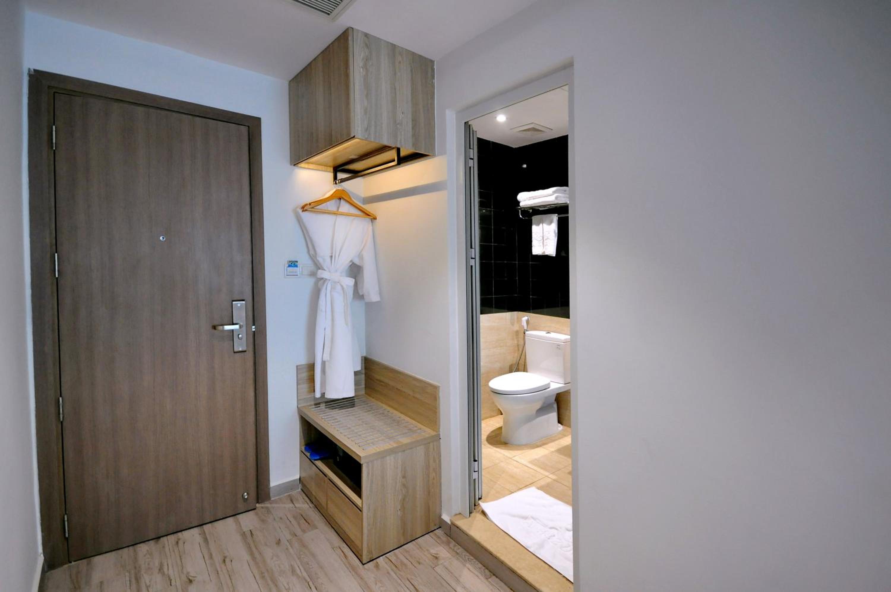 King Room with Two King Beds - Photo 12