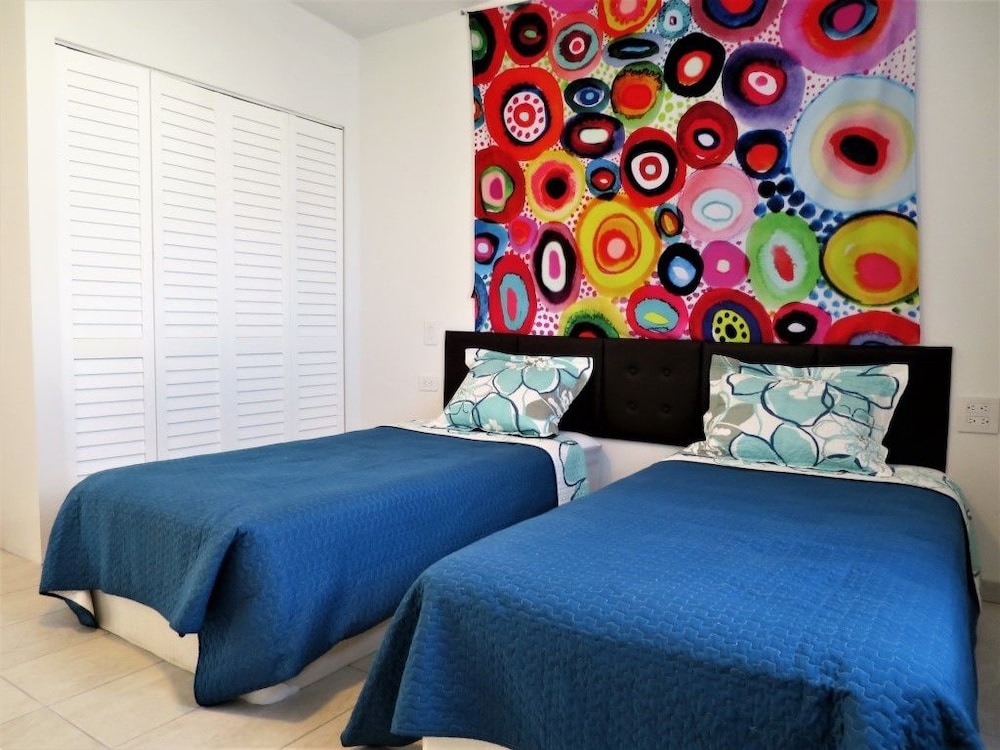 Villa photo 1