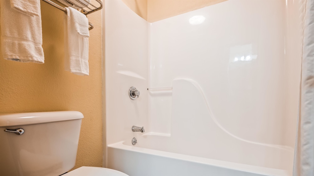 Suite, 1 King Bed, Non Smoking, Jetted Tub photo 2