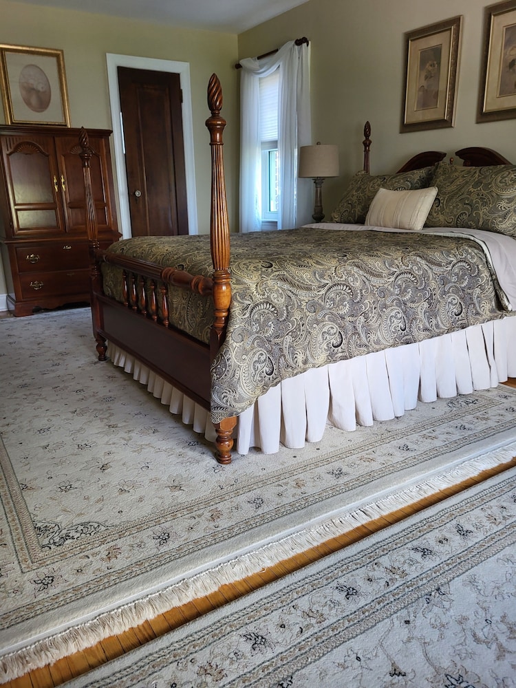 Superior Room, 1 Queen Bed photo 2