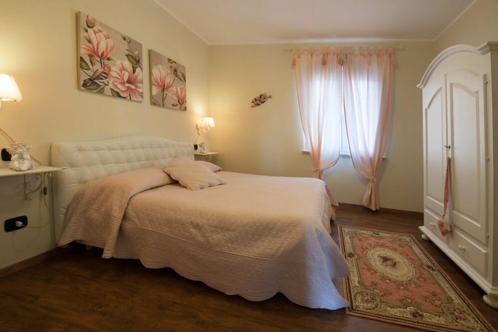 Apartment, 2 Bedrooms - Photo 3