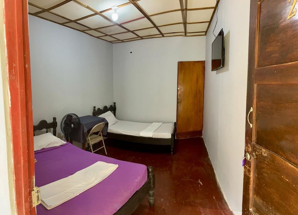 Basic Twin Room (A/C) photo 1