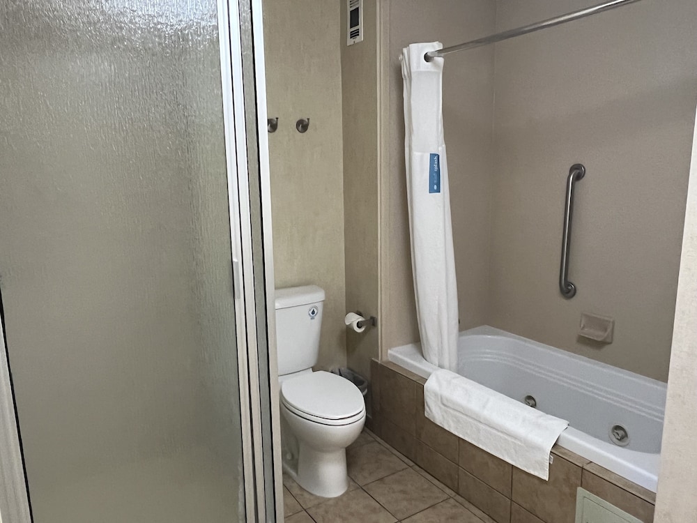 Suite, 2 Queen Beds, Non Smoking - Photo 3