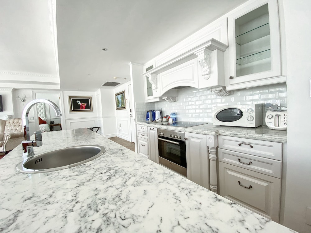 Premier Suite - Photo 3