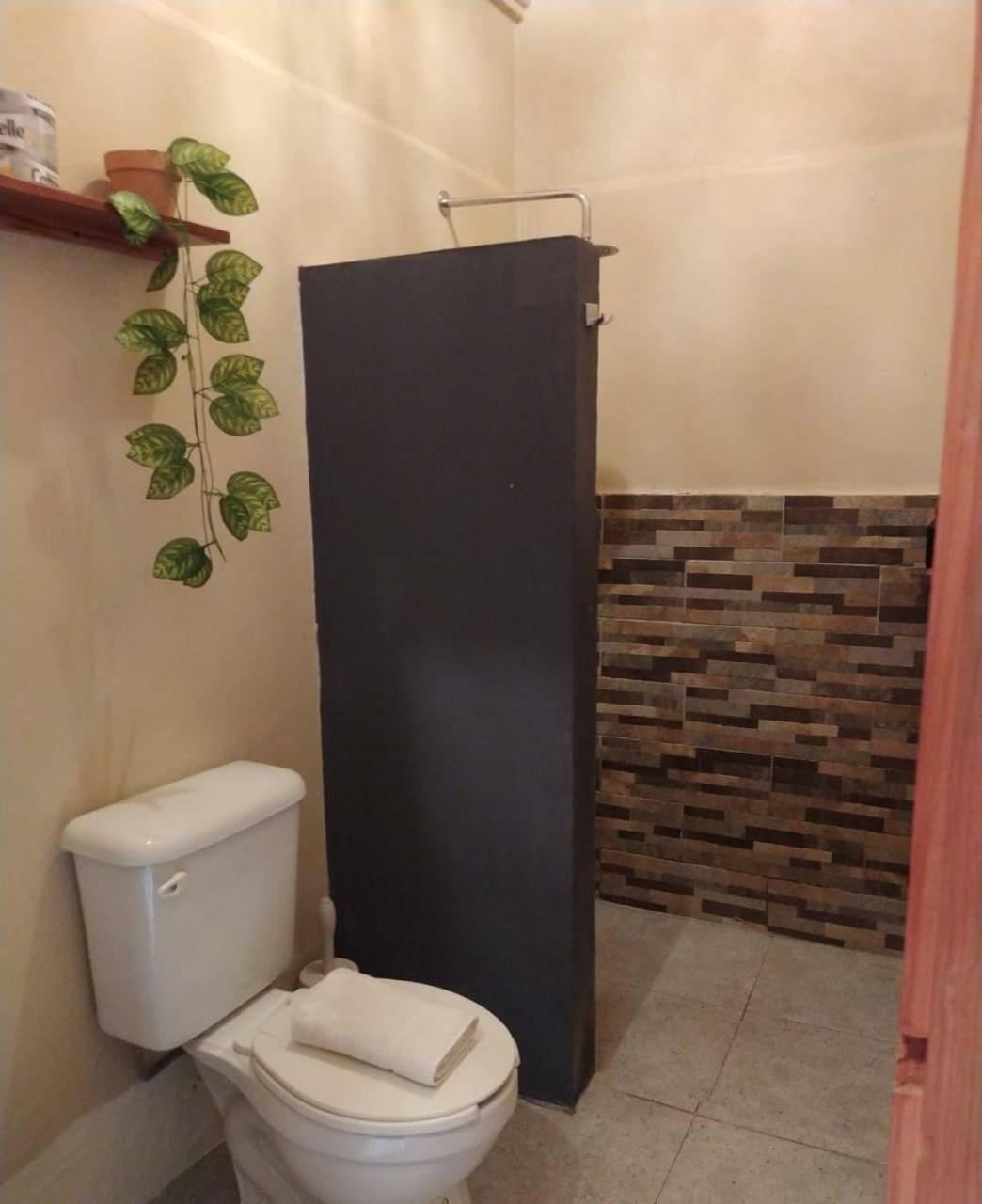 Double Room - Photo 7